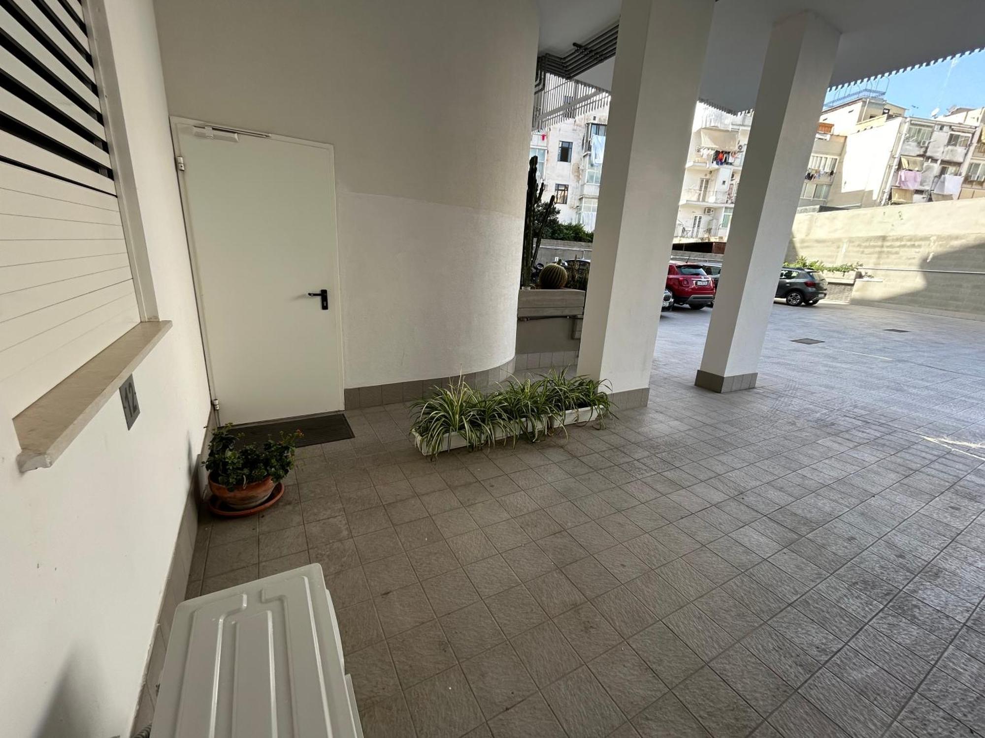 Central Modern Studio Bari Daire Dış mekan fotoğraf